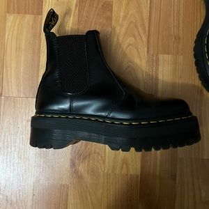 DR. MARTENS PLATFORM 2976 QUAD CHELSEA BOOTS